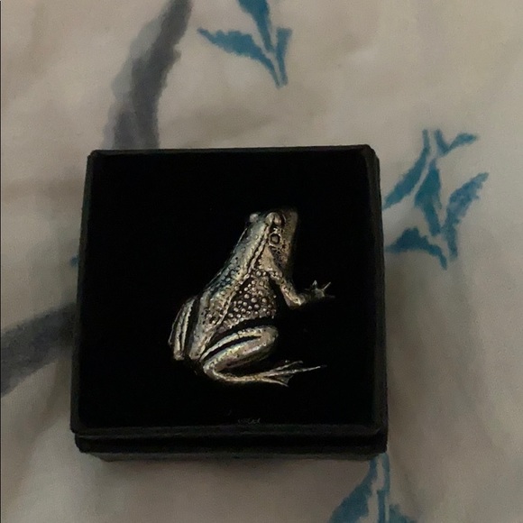 Jewelry - NWOT adjustable handcrafted silver frog toad ring